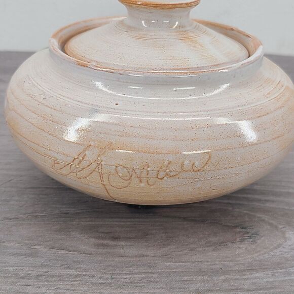 Signed Hobbyist Ceramic Stoneware Round Lidded Pottery Lidded Dish Floral - Picture 4 of 10